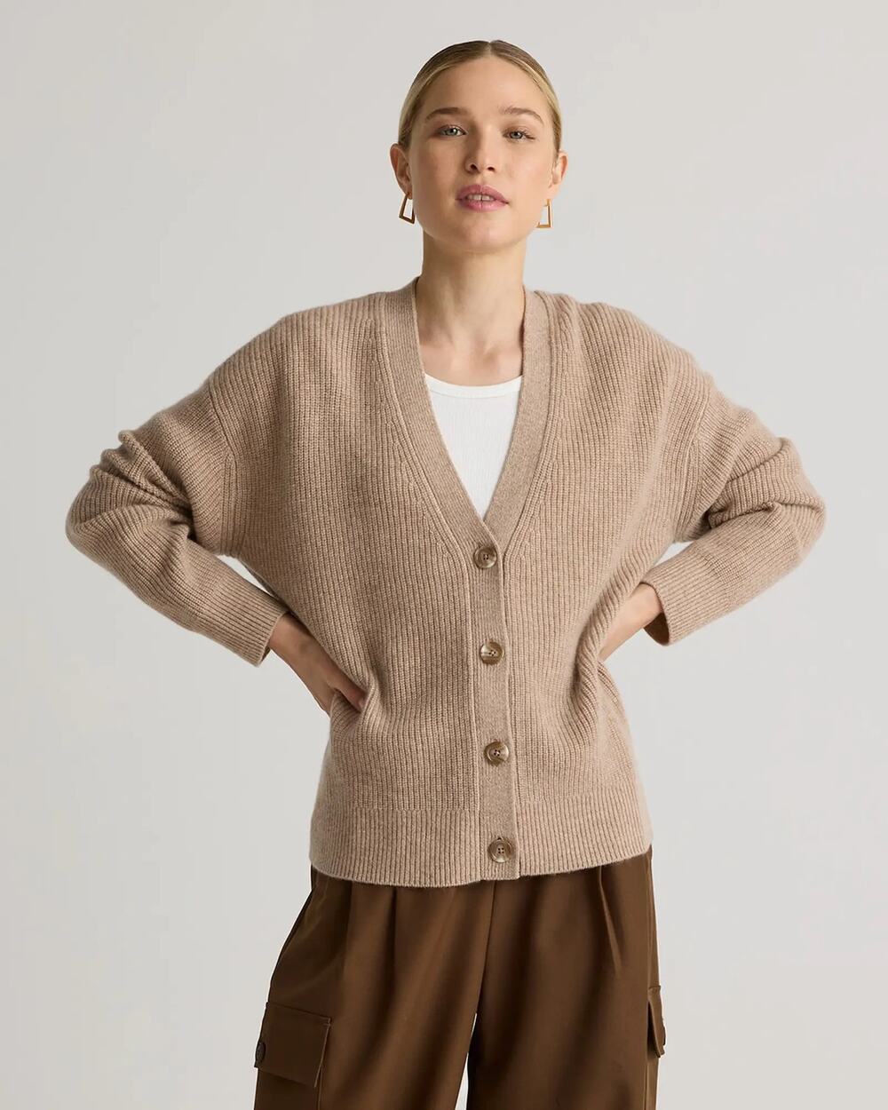 Quince Beige Ribbed V‑Neck Button Cardigan